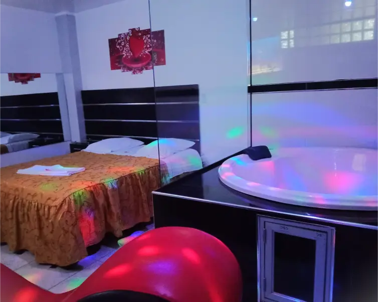 habitacion con jacuzzi en hostal queen huancayo